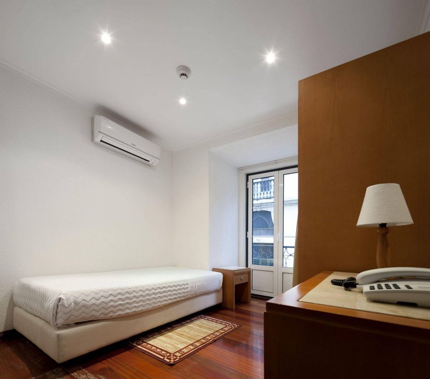 Фото Hotel Portuense Lisboa