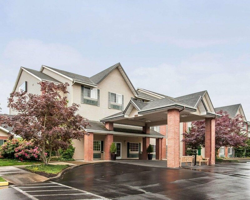 Гостиница Comfort Inn & Suites Tualatin - Lake Oswego South