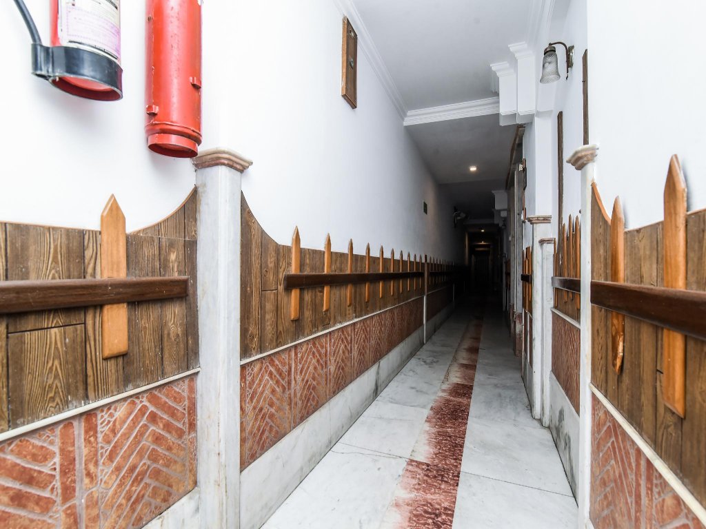 Фото Oyo 20000 Hotel Cottage Crown Plaza