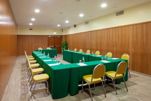 Гостиница Holiday Inn Cagliari, an Ihg Hotel