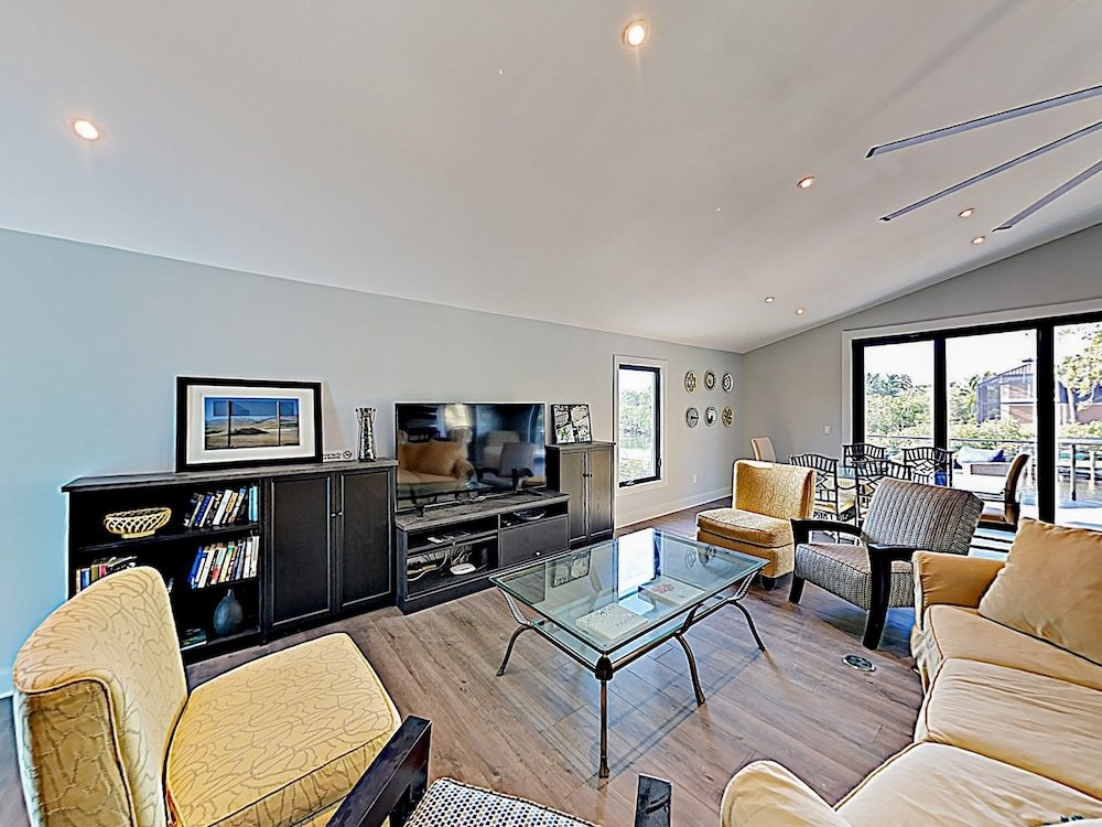 Фото New Listing! Riverfront W Hot Tub & Dock 3 Bedroom Home