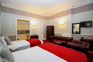 Embassy Apartments (Scotland, City of Glasgow, Glasgow, Kelvin Drive 8), hotel