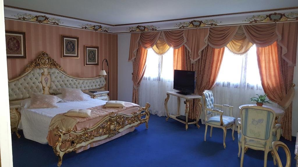 Фото Hostal Flamenco Camarón