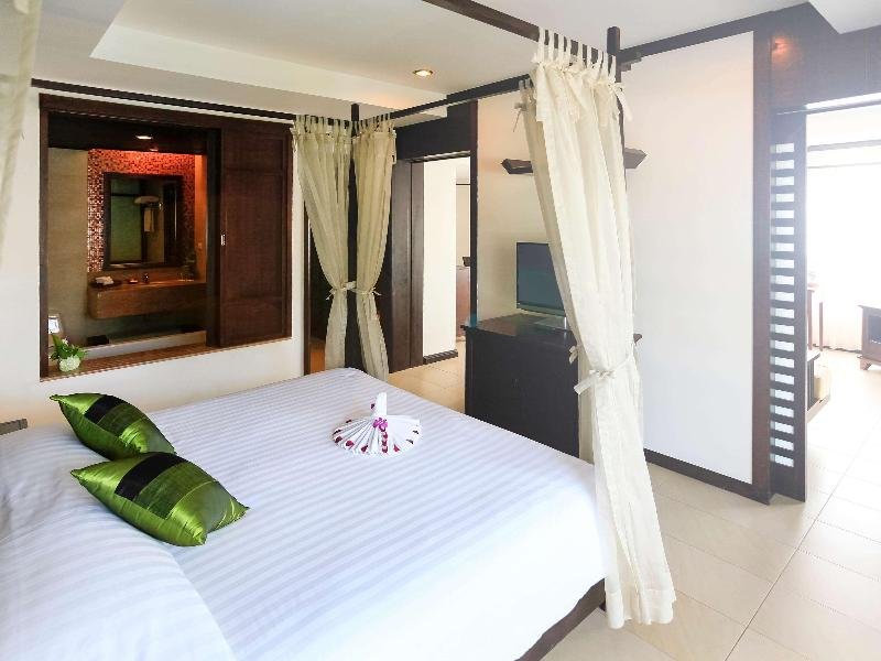 Фото Novotel Rayong Rim Pae Resort