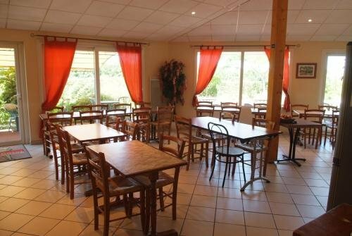 Гостиница Fasthotel Saint Amand Montrond в Монлюсоне