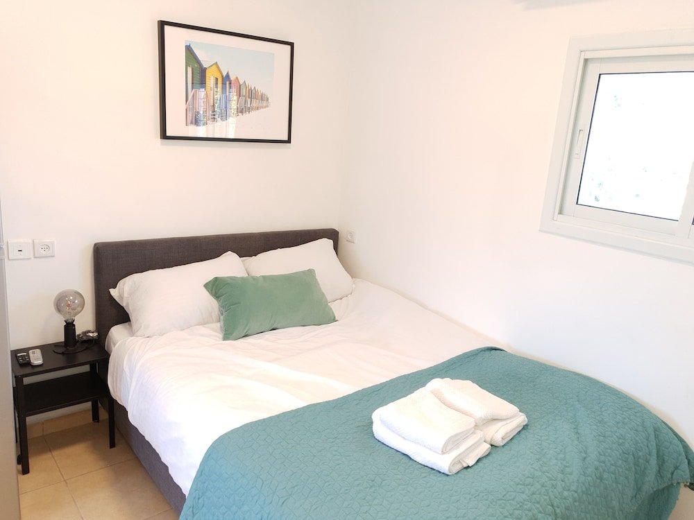 Фото AirTLV Ben Hasher Apartments