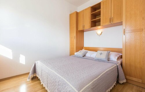 Жильё посуточно Stunning Home in Makarska With Wifi and 1 Bedrooms