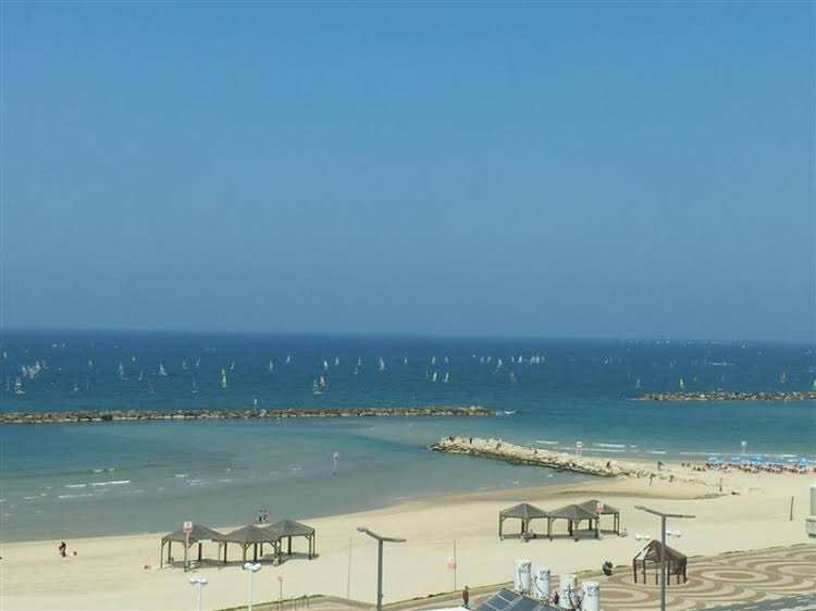 Фото Gorgeous Studio On Hilton Beach