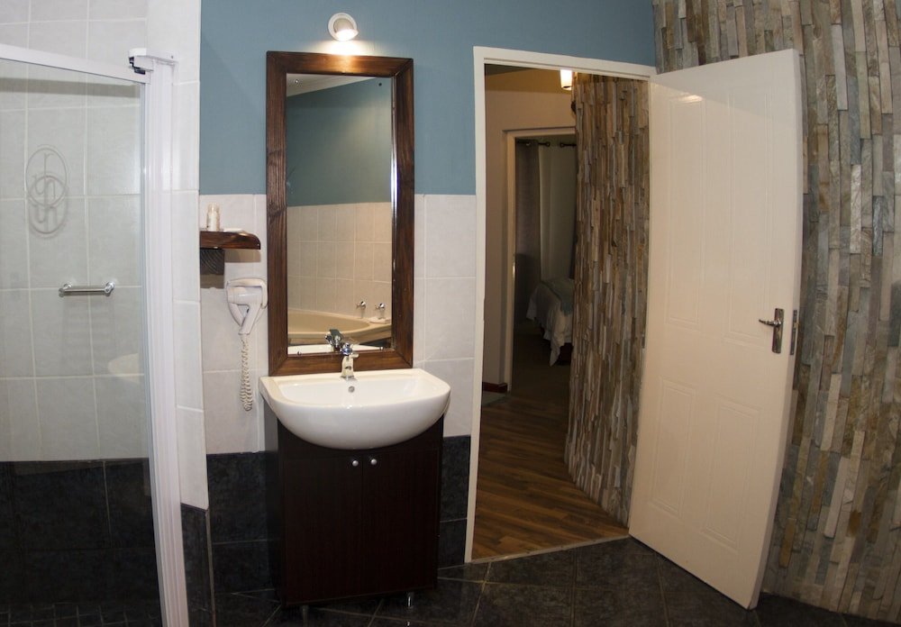 Фото The Roundhouse - Self Catering