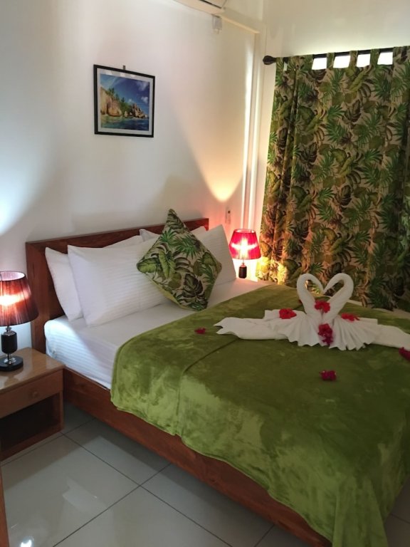 Фото Creole Breeze Self Catering Apartments