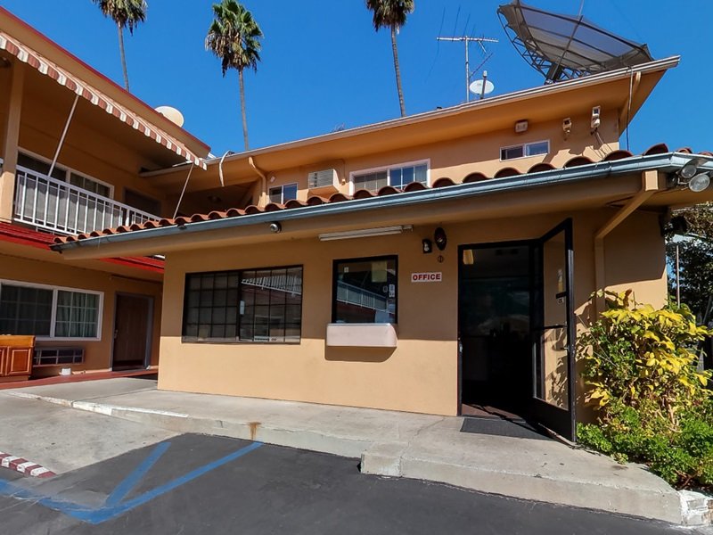 Фото Hollywood La Brea Inn