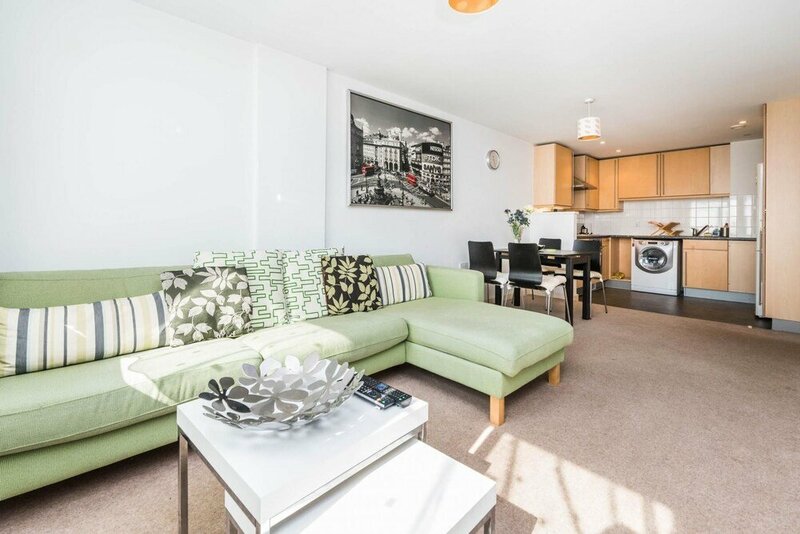 Жильё посуточно Fantastic 1 Bed Flat Stratford в Лондоне