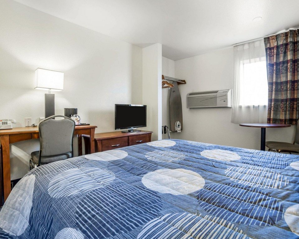 Фото Quality Inn Downtown