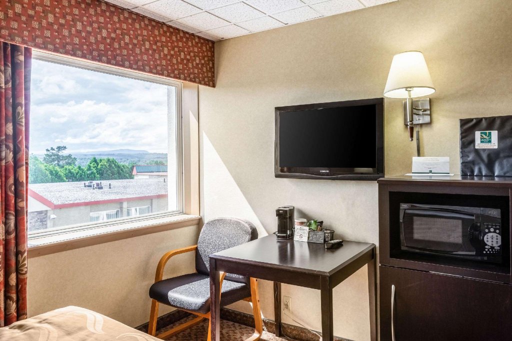 Фото Quality Inn East Stroudsburg - Poconos