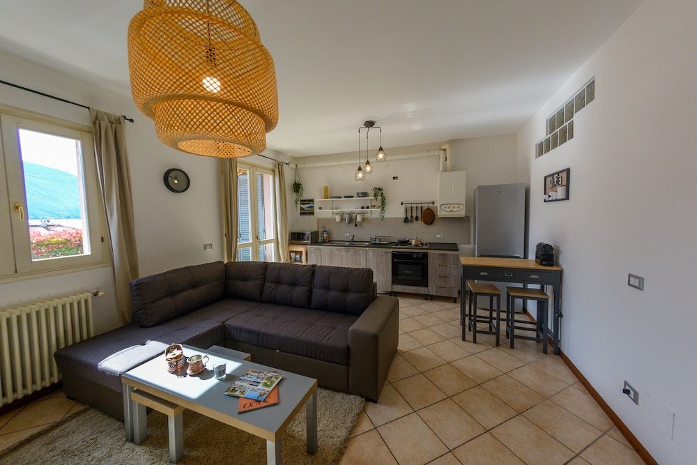 Фото Pianello Charming Lake View