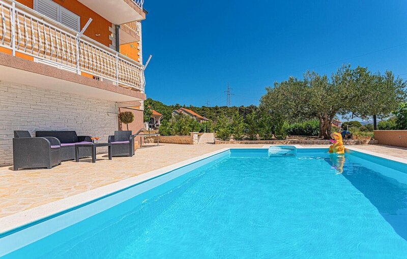 Жильё посуточно Beautiful Home in Sibenik With Outdoor Swimming Pool, Wifi and 2 Bedrooms