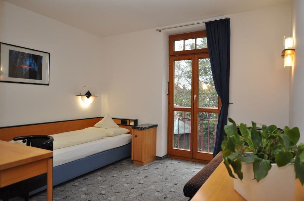 Фото Hotel Villa Waldperlach