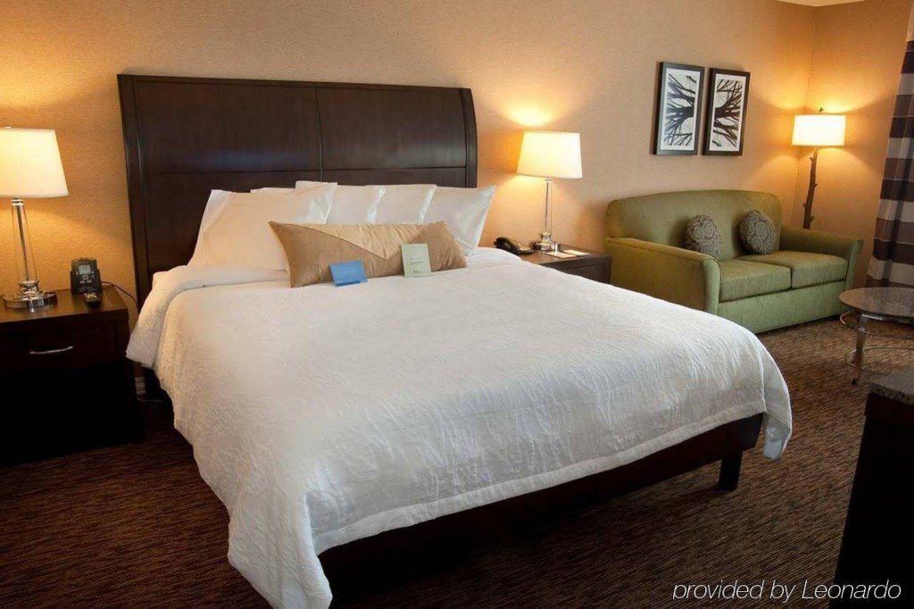 Фото Hilton Garden Inn St. Louis Airport