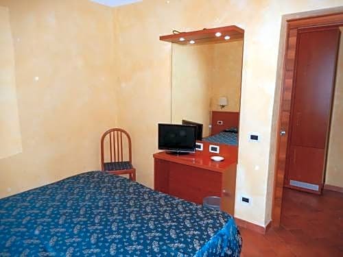 Фото Albergo dei Leoni