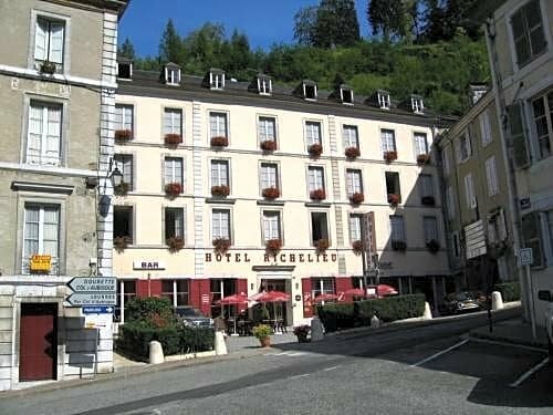 Гостиница Hotel Richelieu в Олороне-Сенте-Мари