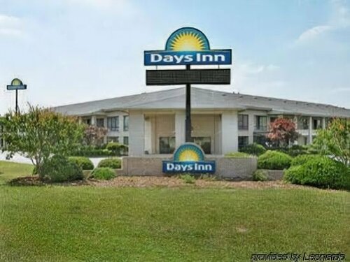 Гостиница Days Inn by Wyndham Spartanburg Waccamaw