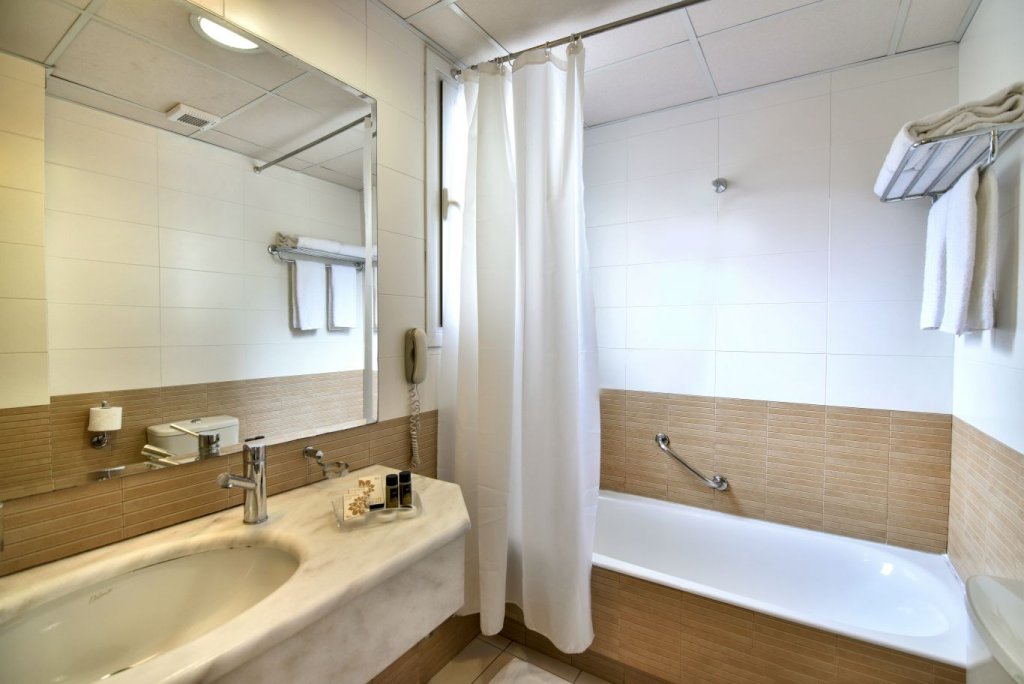 Фото Astor Hotel
