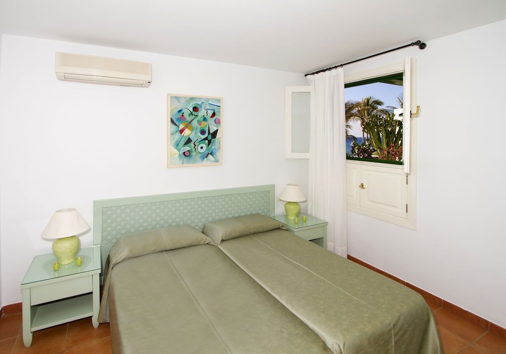 Фото Apartamentos Velazquez