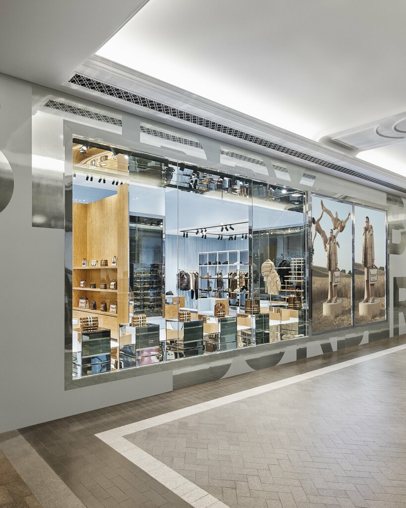 Perfume and cosmetics shop Burberry, Macau, photo