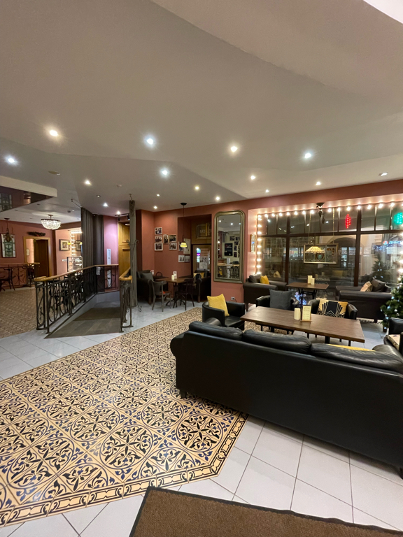 Фото отеля 2