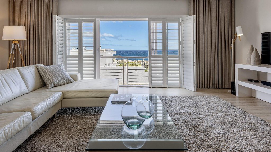 Фото Blue Views Studio Apartments