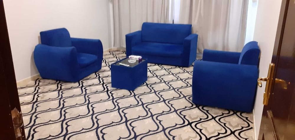 Фото Oyo 537 Dahtham Furnished Units