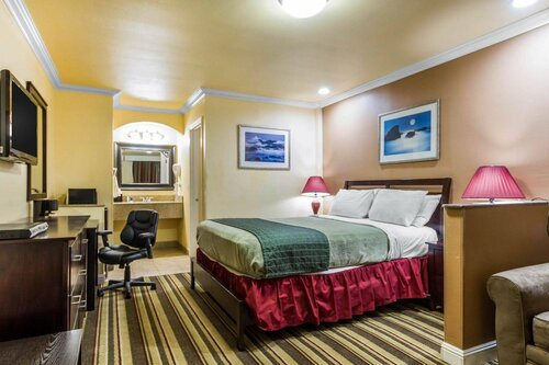 Гостиница Rodeway Inn & Suites Near the Coliseum & Arena в Окленде