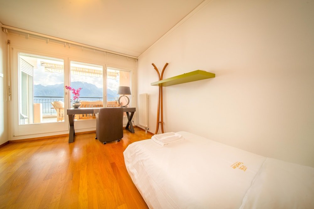 Фото Alpine Stunning Apartment in Montreux