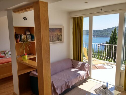 Гостиница Charming studio apartment with beautiful sea view в Дубровнике