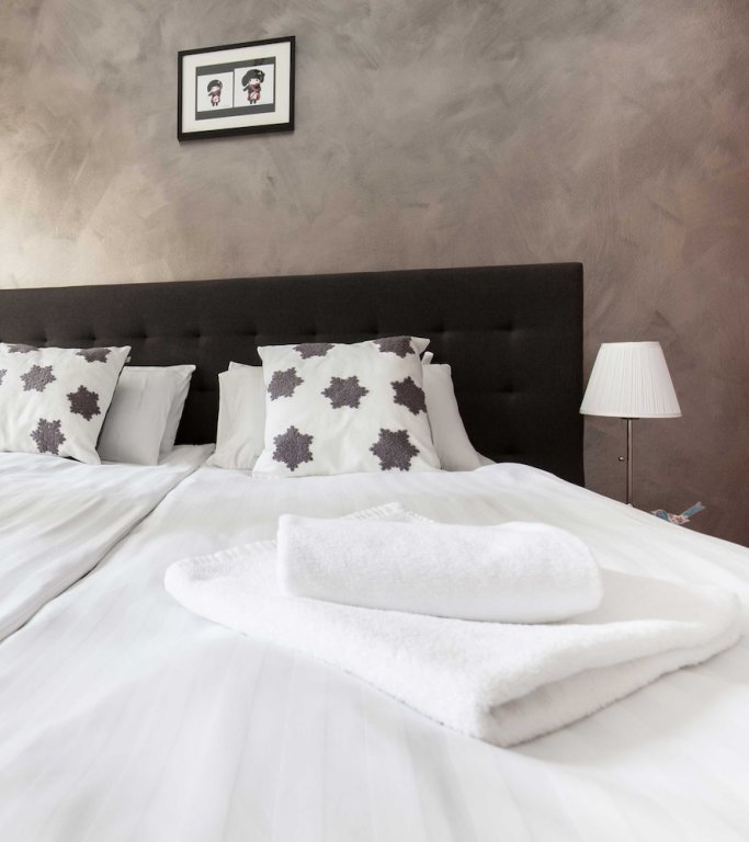 Фото Town Hall Apartments