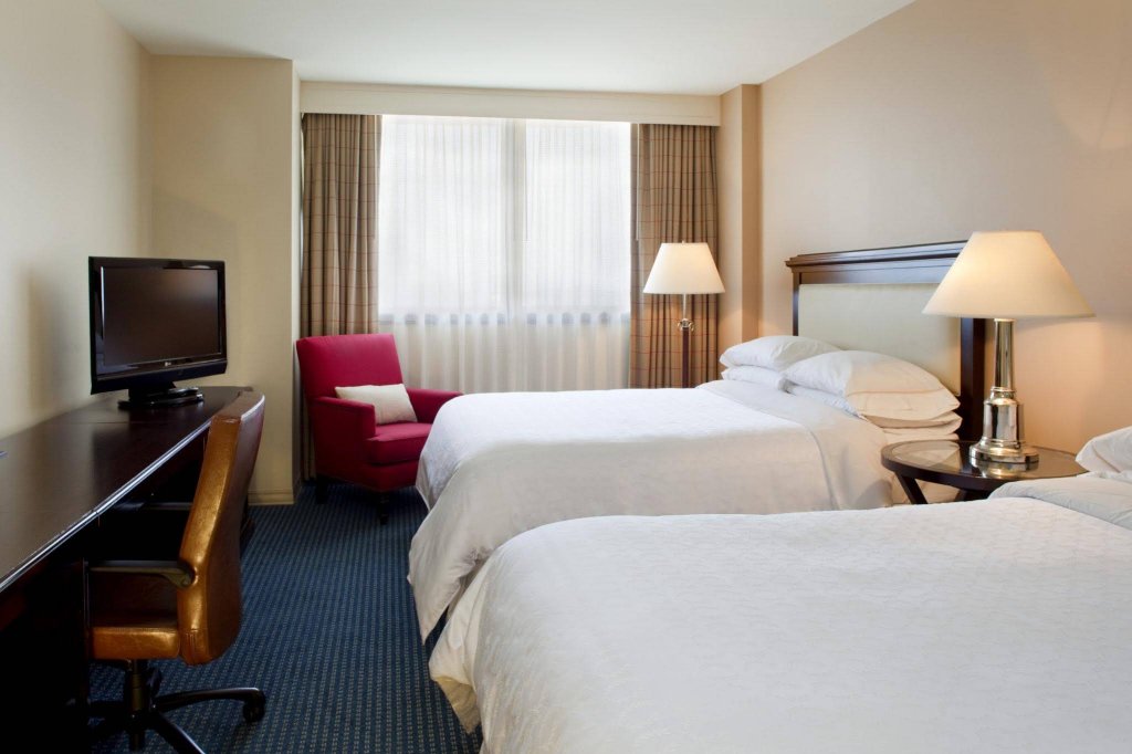 Фото Sheraton Norfolk Waterside Hotel