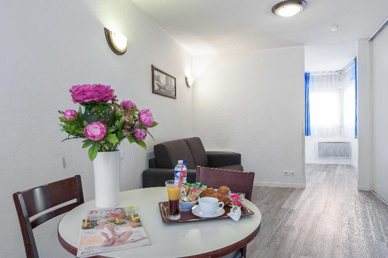 Фото Appart'City Lyon Villeurbanne