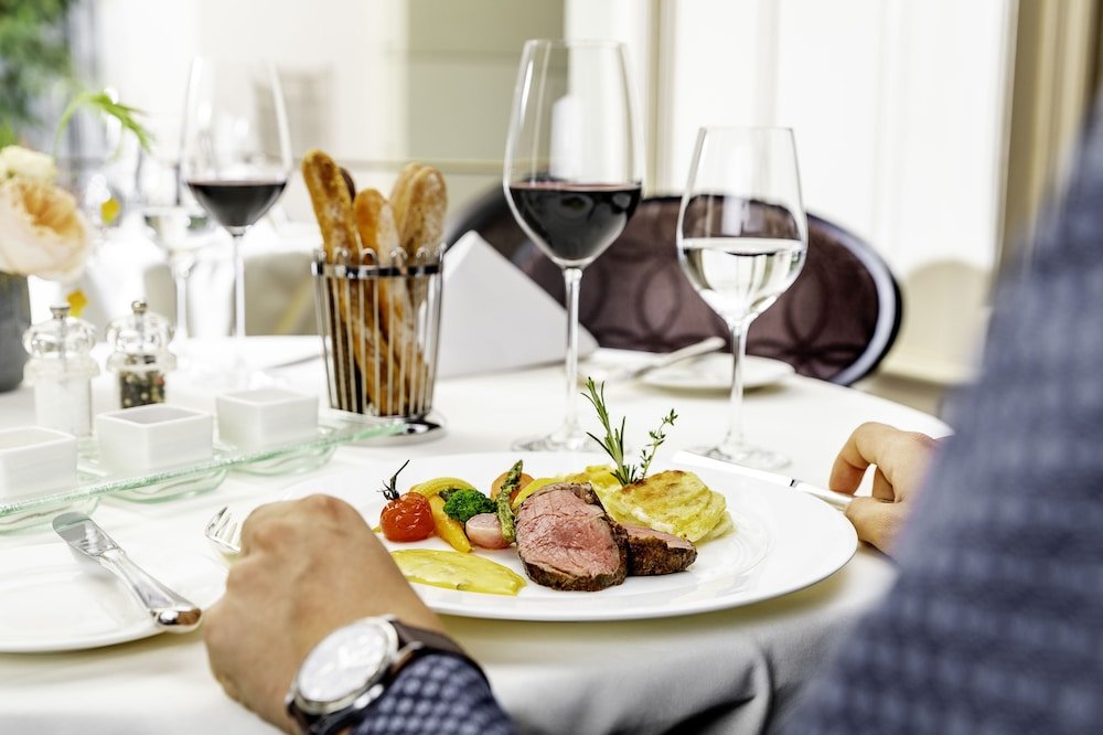 Фото Hotel Schweizerhof Luzern