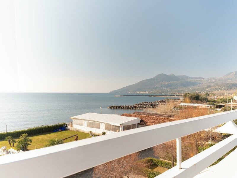 Апартаменты Belvilla by Oyo Apartment in Policastro Bussentino