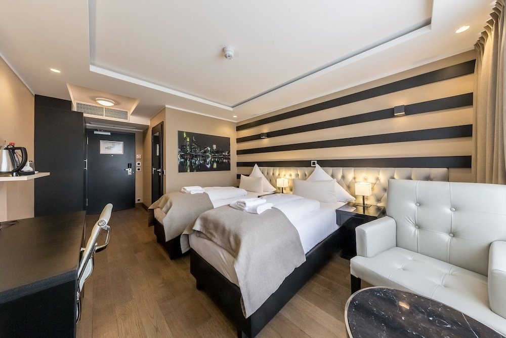 Фото Skyline Hotel