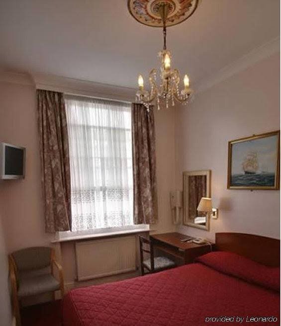 Фото St Georges Hotel Pimlico