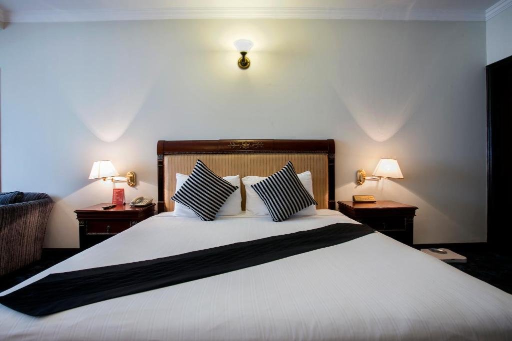 Фото Hotel Sarina