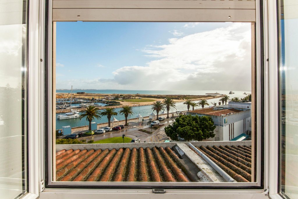 Фото A38 - Rising Sun Top-Floor Flat