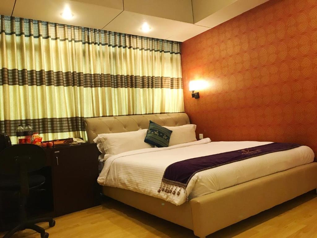 Фото отеля 2