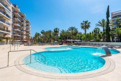Фото Rentalmar Salou Playa Family Suites & Pool