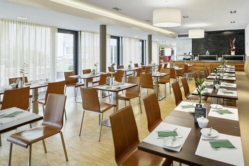 Гостиница Austria Trend Hotel Beim Theresianum в Вене