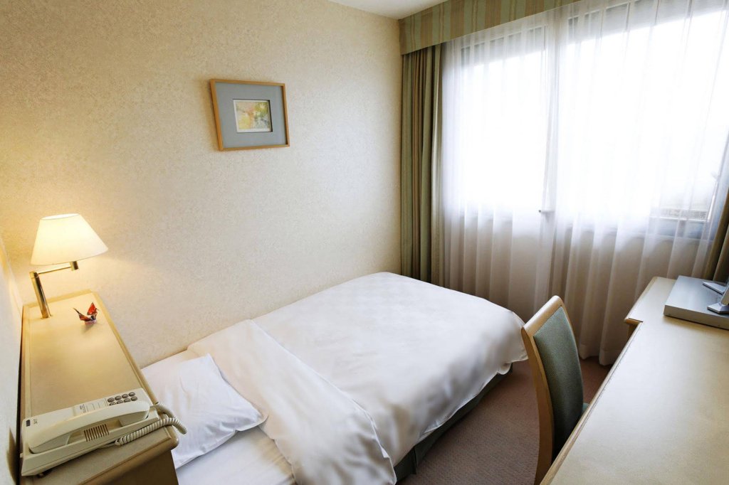 Фото Karasuma Kyoto Hotel