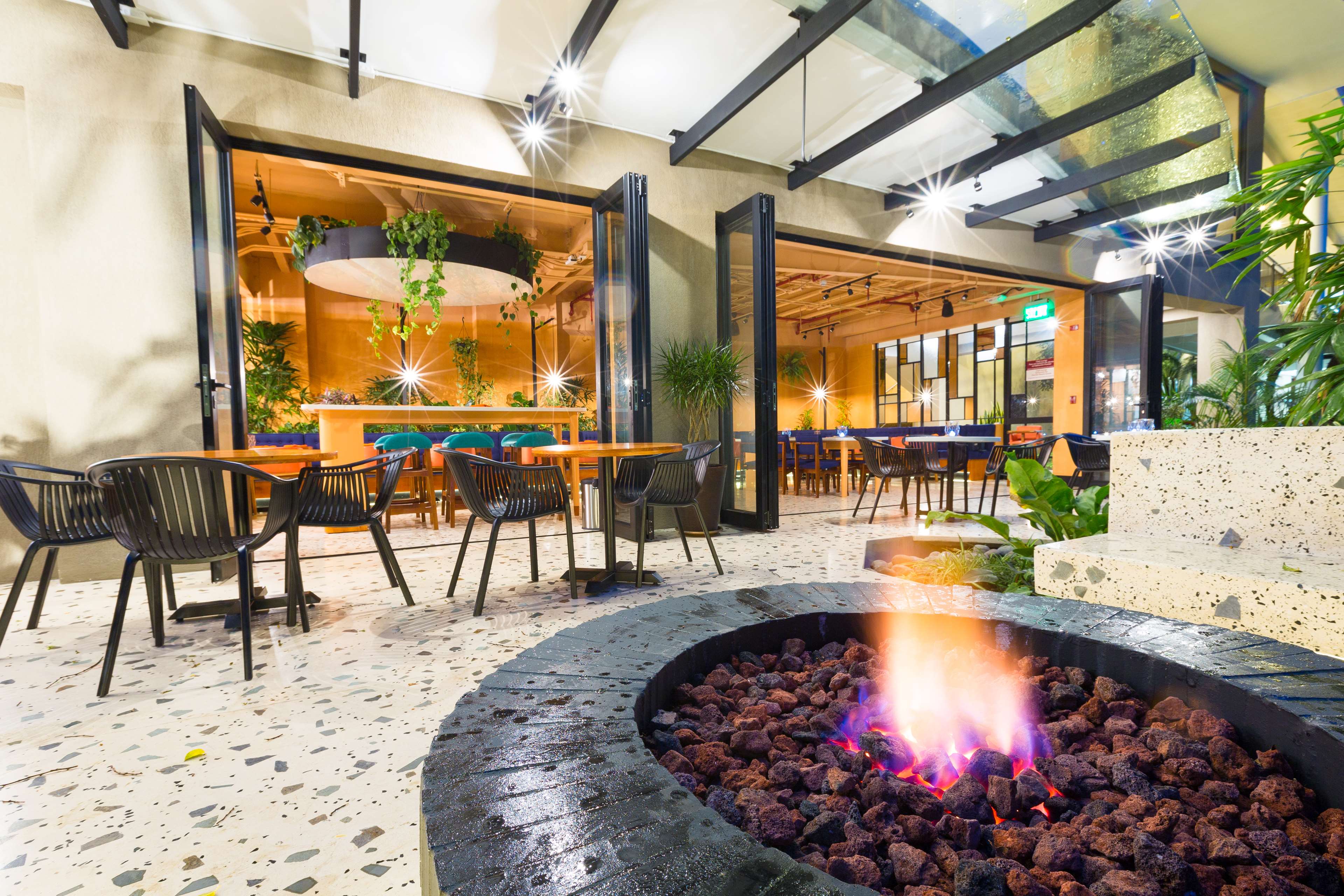 Фото Irazu Hotel & Studios