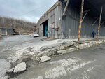 Art East (Snegovaya street, 34А) ، تبليط الأرضية