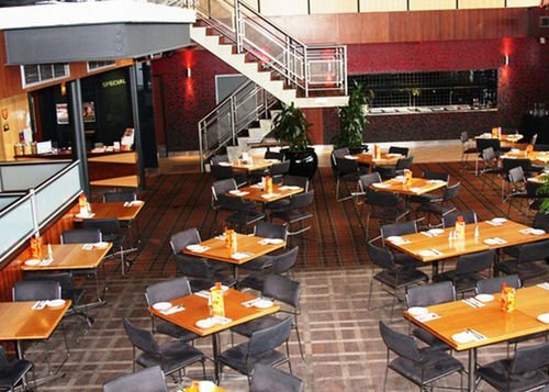 Фото Highlander Hotel Bar Kitchen Rooftop